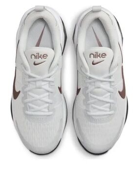 Nike Women's Zoom Bella Sneakers